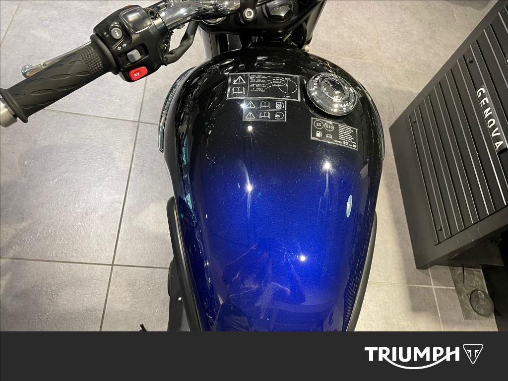 TRIUMPH Bonneville 900 T100 Stealth Edition