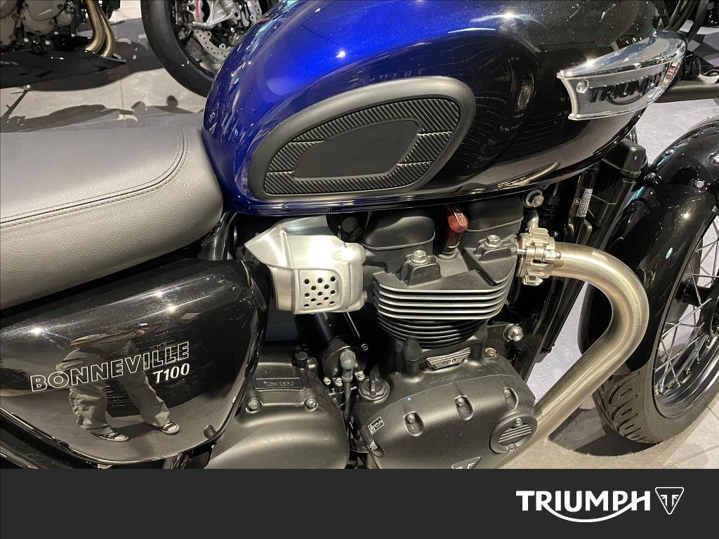 TRIUMPH Bonneville 900 T100 Stealth Edition