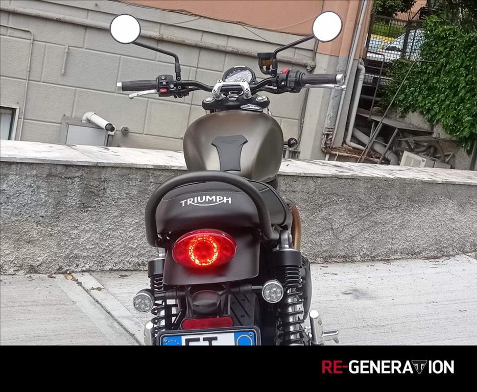 TRIUMPH Street Twin 900 