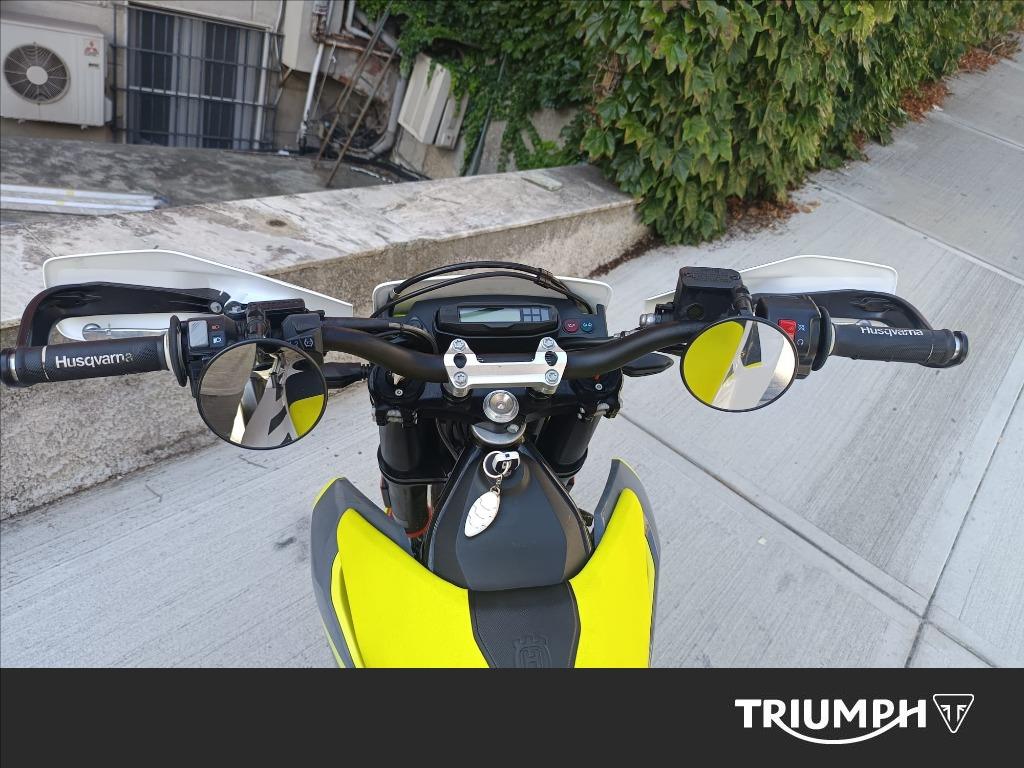 HUSQVARNA Supermoto 701 4T 
