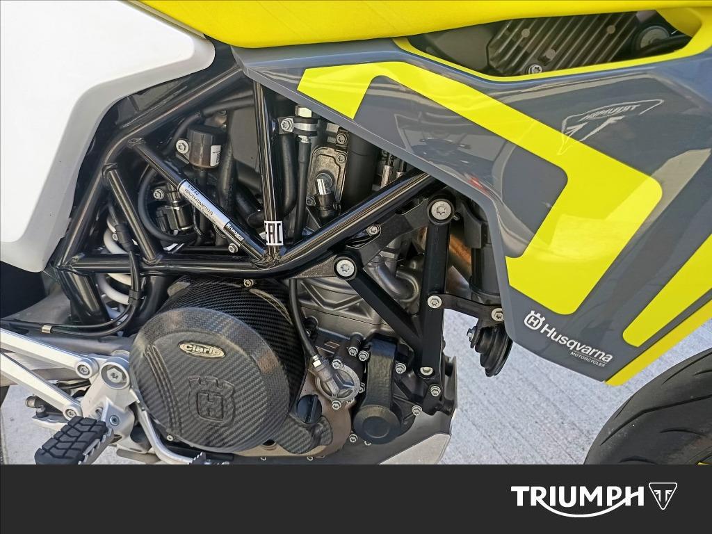HUSQVARNA Supermoto 701 4T 