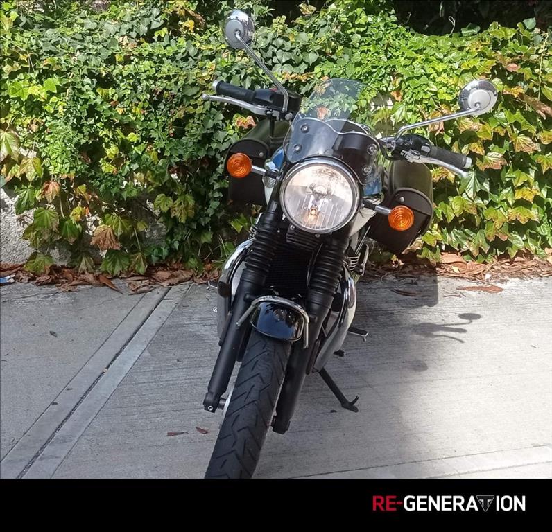 TRIUMPH Bonneville 900 T100 