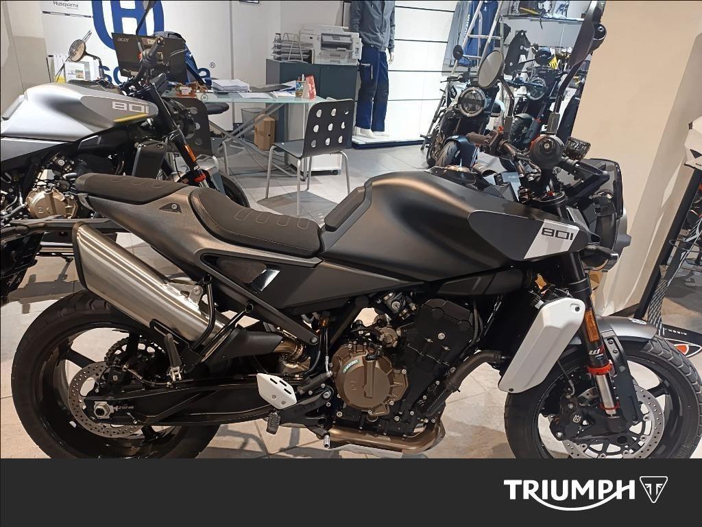 HUSQVARNA Svartpilen 801 