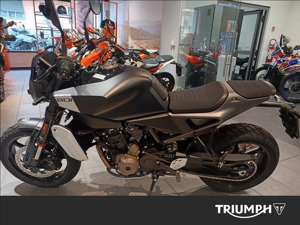 HUSQVARNA Svartpilen 801 