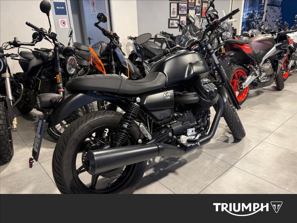 MOTO GUZZI V7 850 Stone Abs