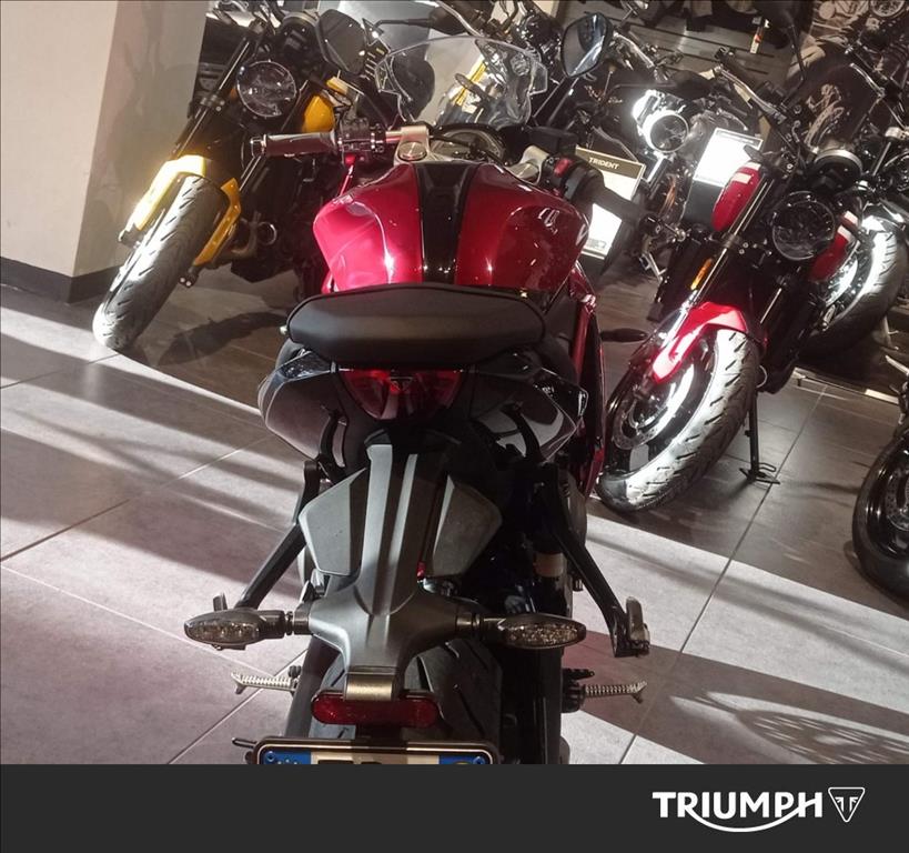 TRIUMPH Daytona 660 Abs