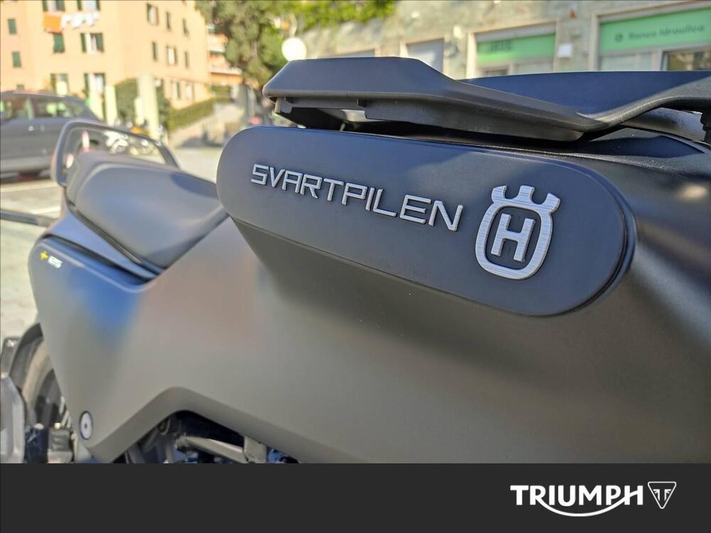 HUSQVARNA Svartpilen 125 4T