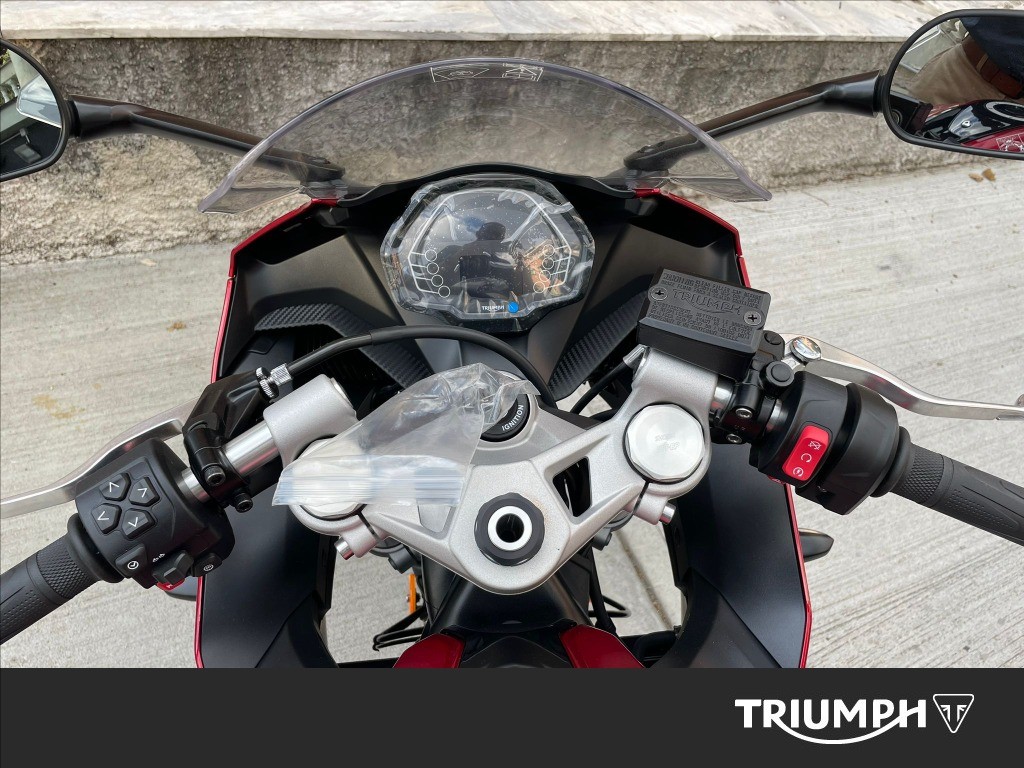 TRIUMPH Daytona 660 Abs