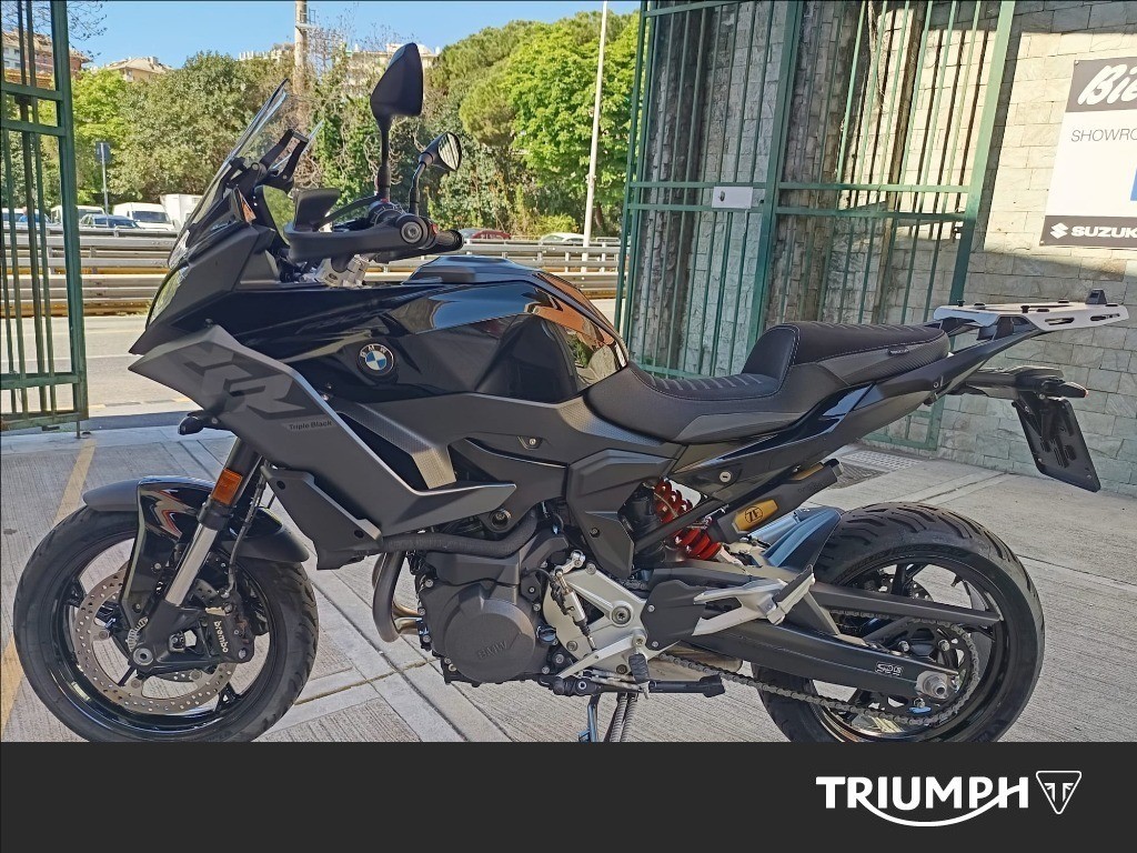 BMW F 900 XR Triple Black Abs