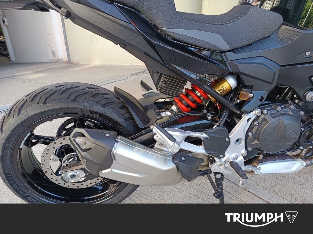 BMW F 900 XR Triple Black Abs