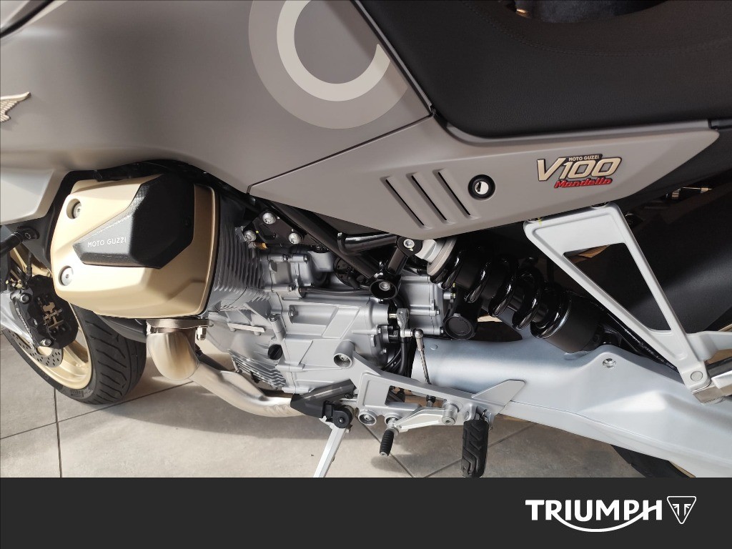 MOTO GUZZI V100 Mandello Aviazione Navale