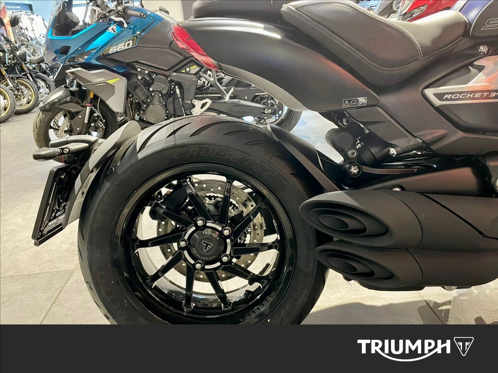 TRIUMPH Rocket III 2500 Storm R
