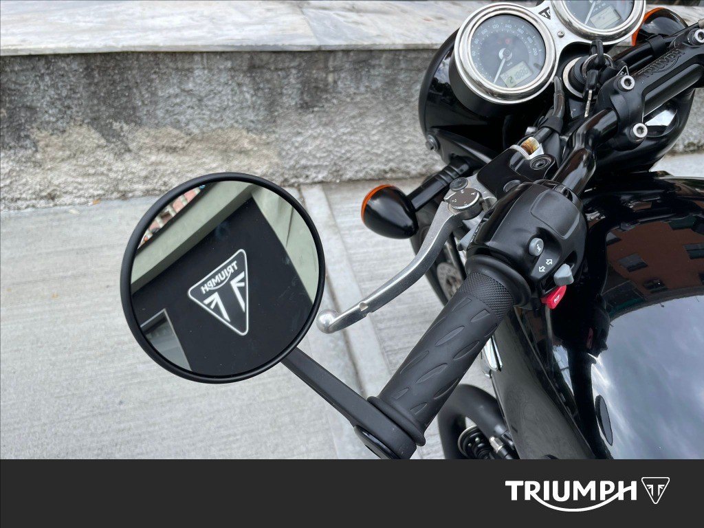 TRIUMPH Bonneville 900 T100 Black