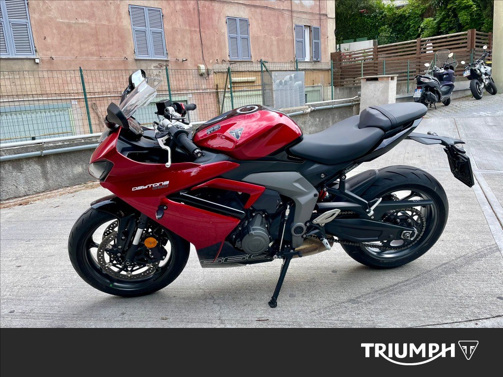 TRIUMPH Daytona 660 Abs