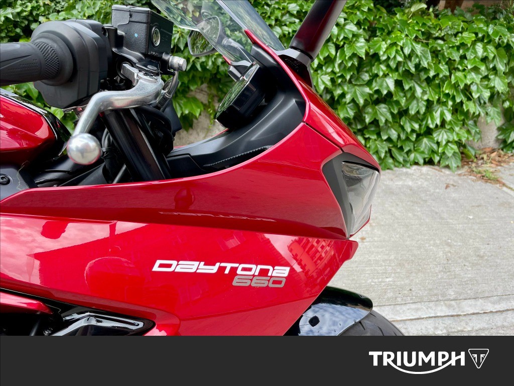 TRIUMPH Daytona 660 Abs