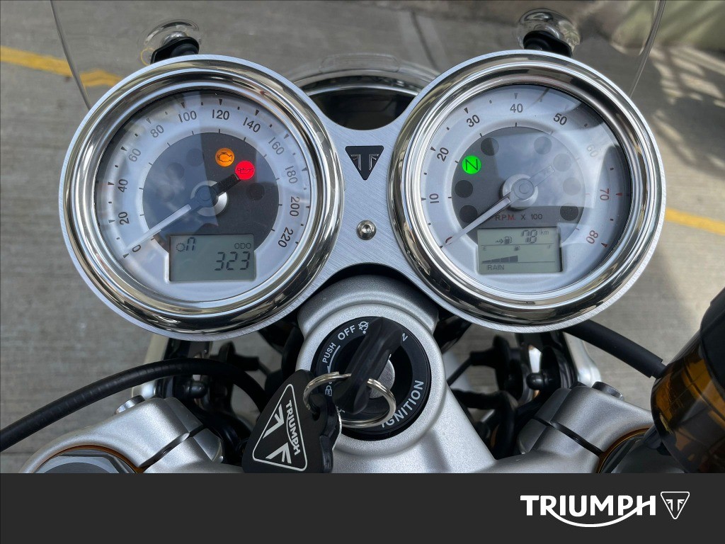 TRIUMPH Thruxton 1200 RS