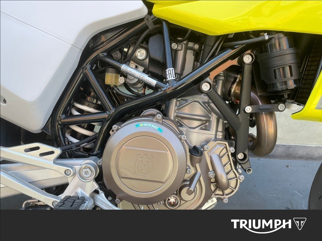 HUSQVARNA Supermoto 701 4T 