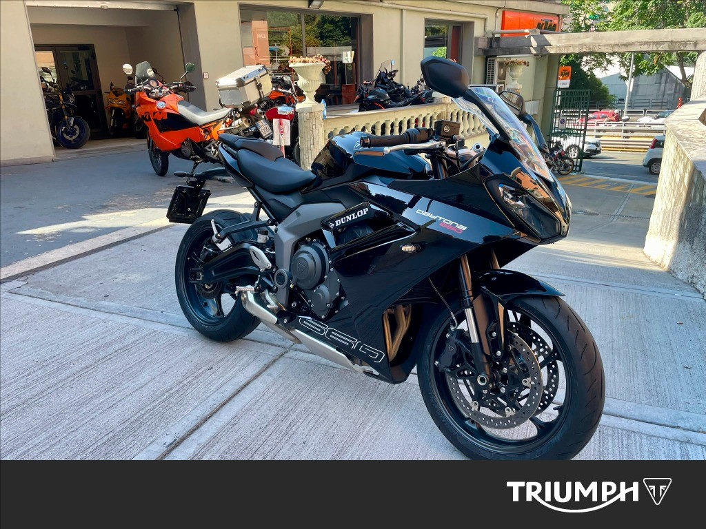 TRIUMPH Daytona 660 Sapphire Black Abs