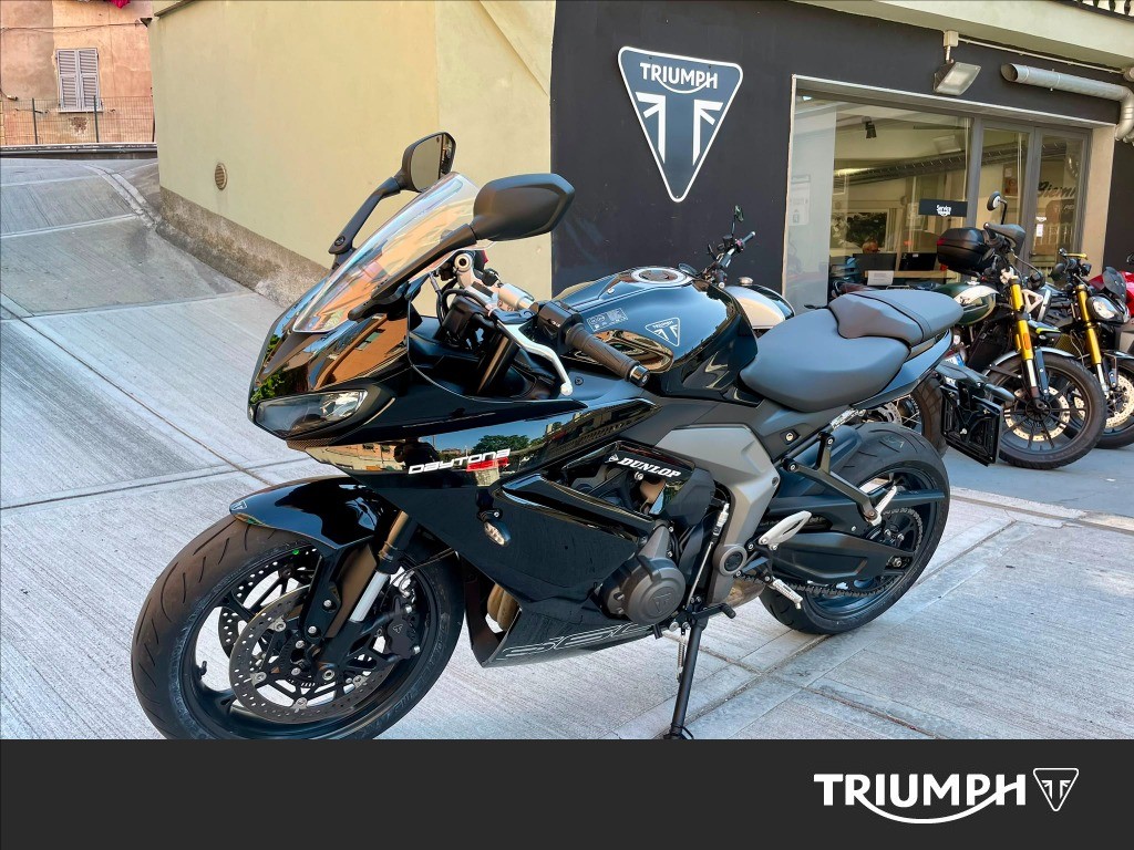 TRIUMPH Daytona 660 Sapphire Black Abs