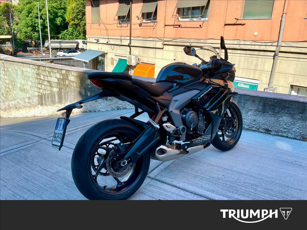 TRIUMPH Daytona 660 Sapphire Black Abs