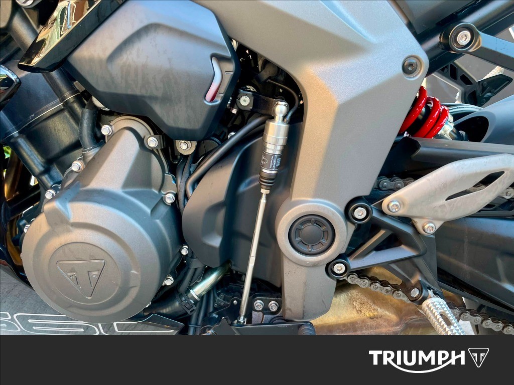 TRIUMPH Daytona 660 Sapphire Black Abs