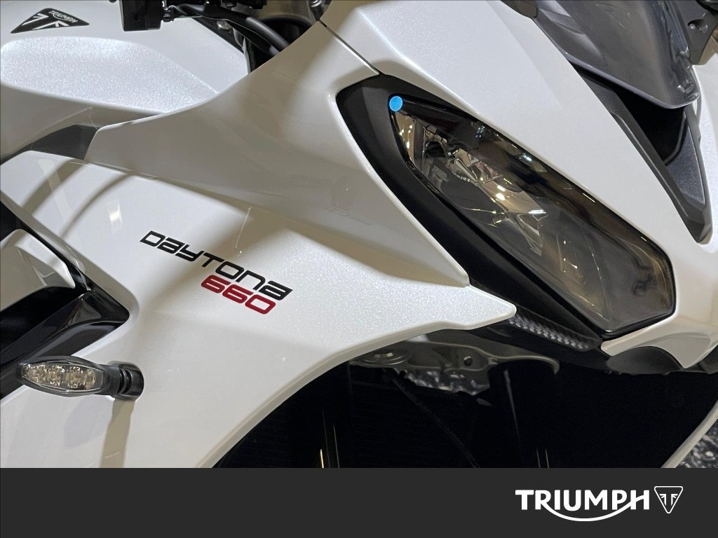 TRIUMPH Daytona 660 Abs