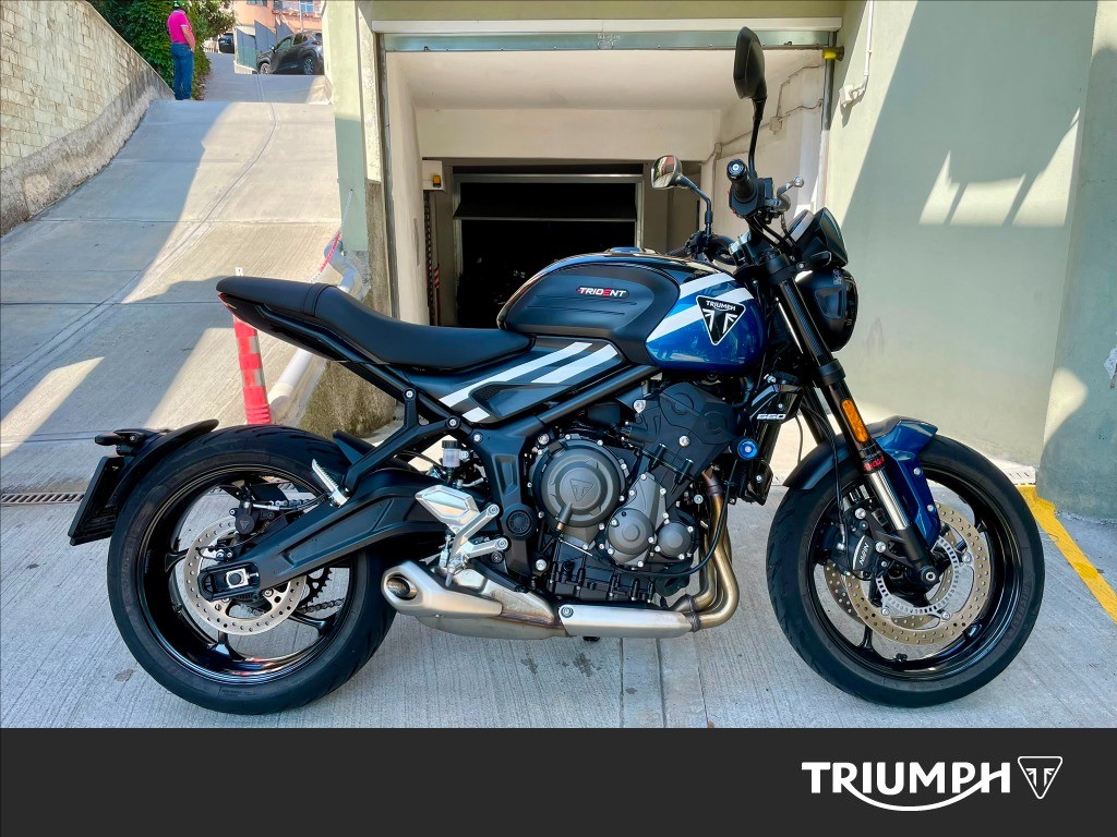 TRIUMPH Trident 660 Cobalt Blue / Sapphire Black Abs