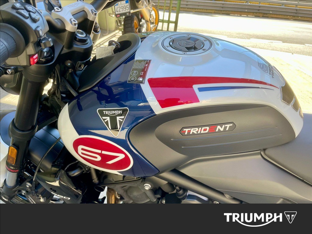 TRIUMPH Trident 660 Triple Tribute Abs