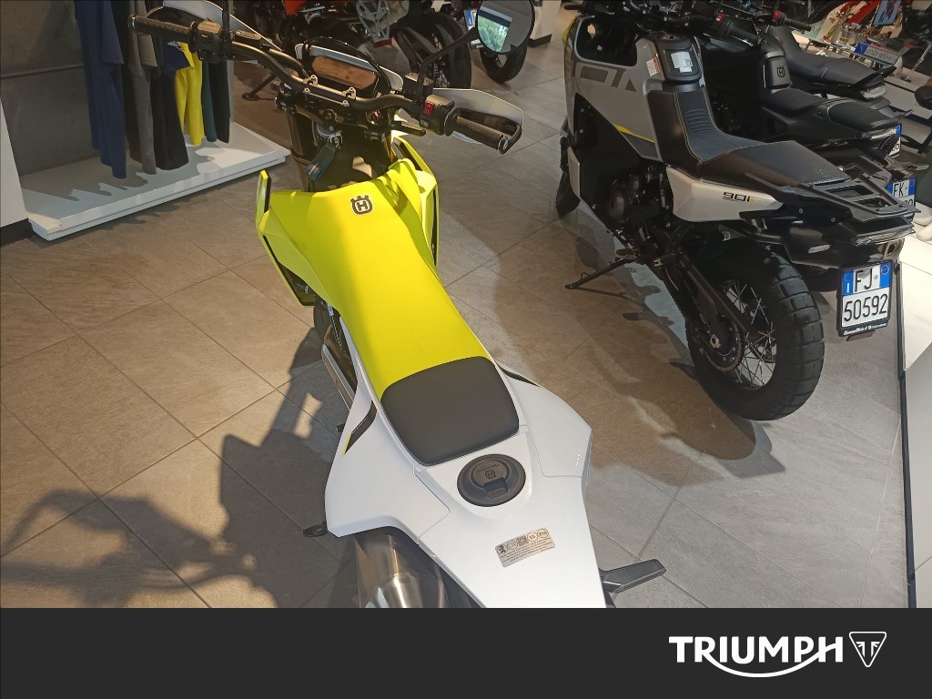 HUSQVARNA Supermoto 701 4T 