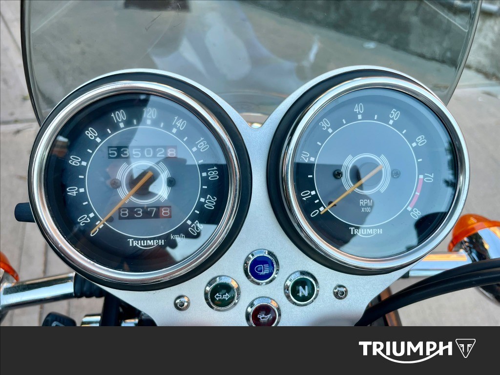 TRIUMPH Bonneville 865 T100 
