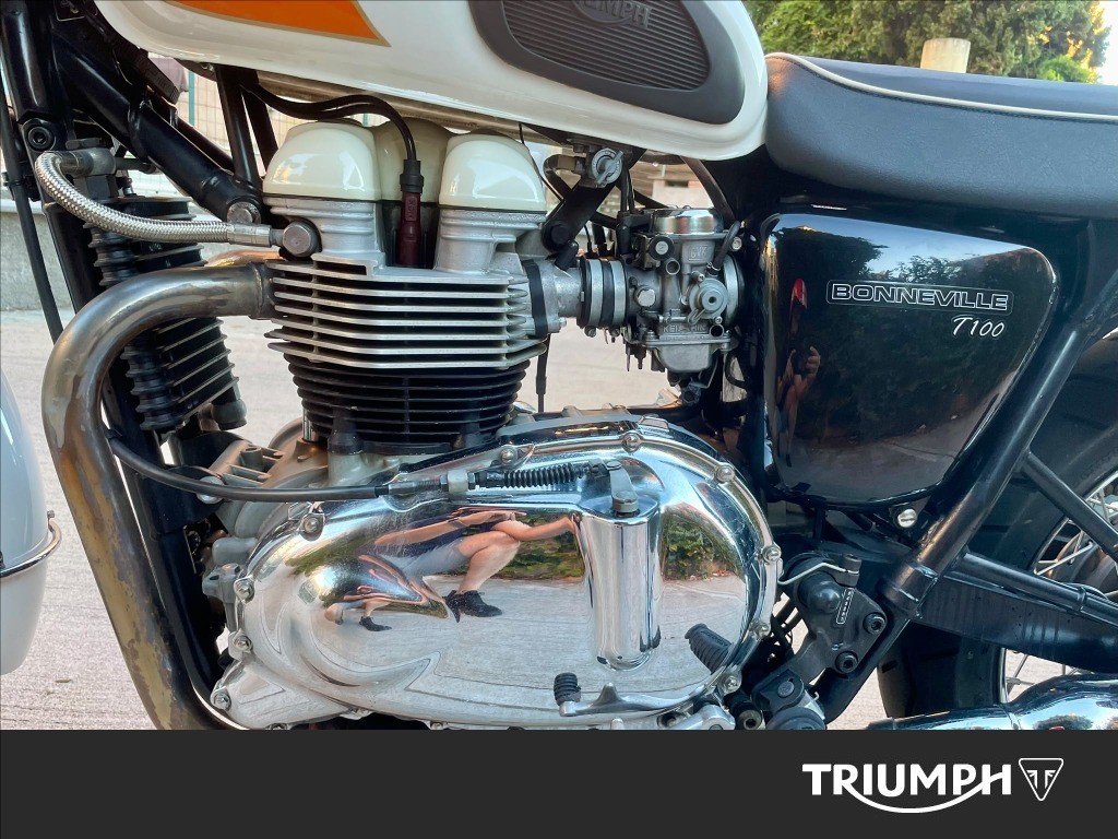 TRIUMPH Bonneville 865 T100 