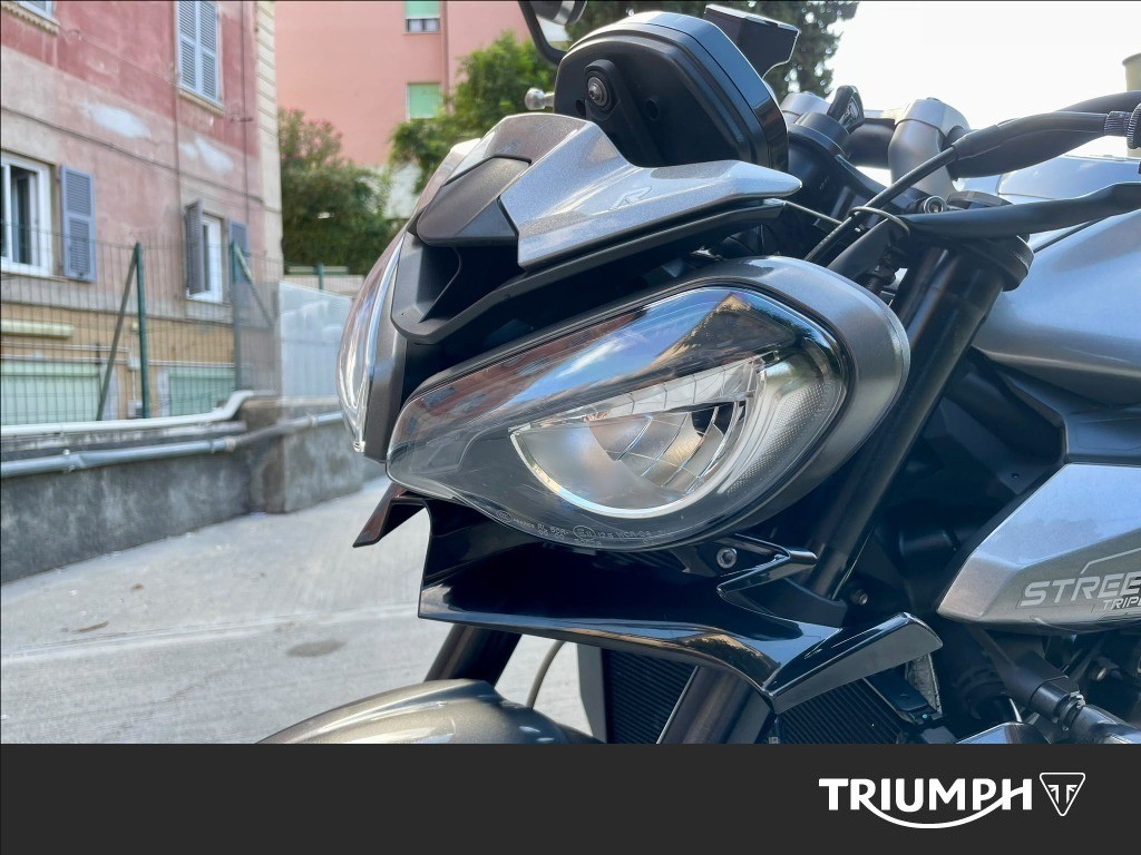 TRIUMPH Street Triple 765 R