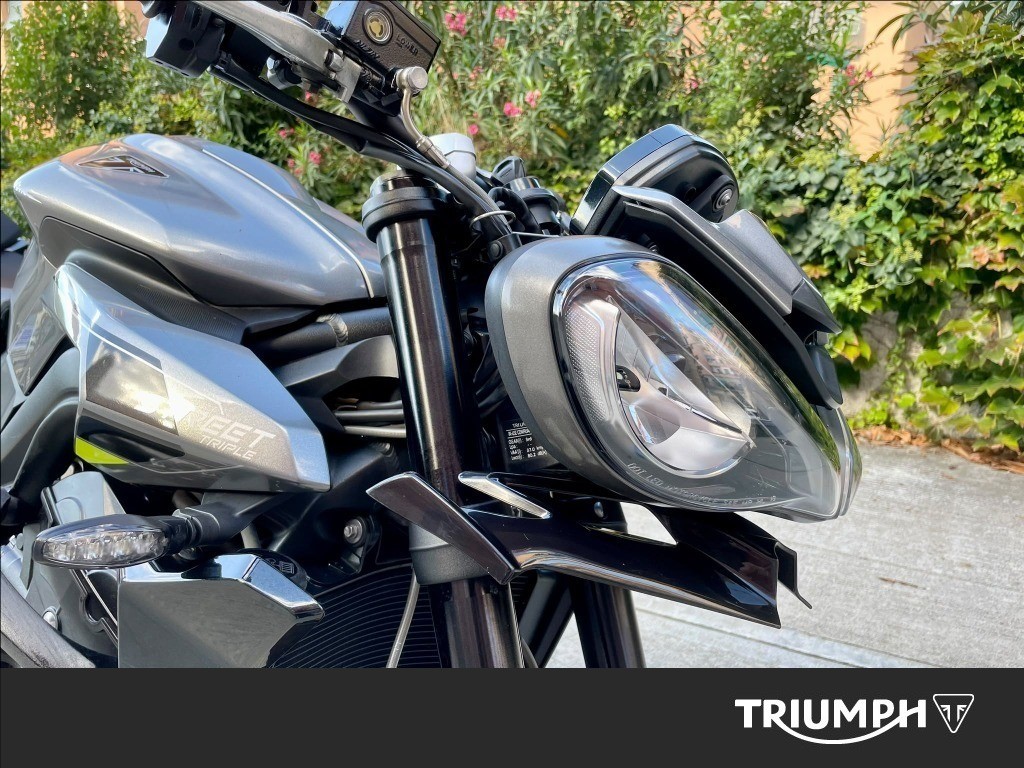 TRIUMPH Street Triple 765 R