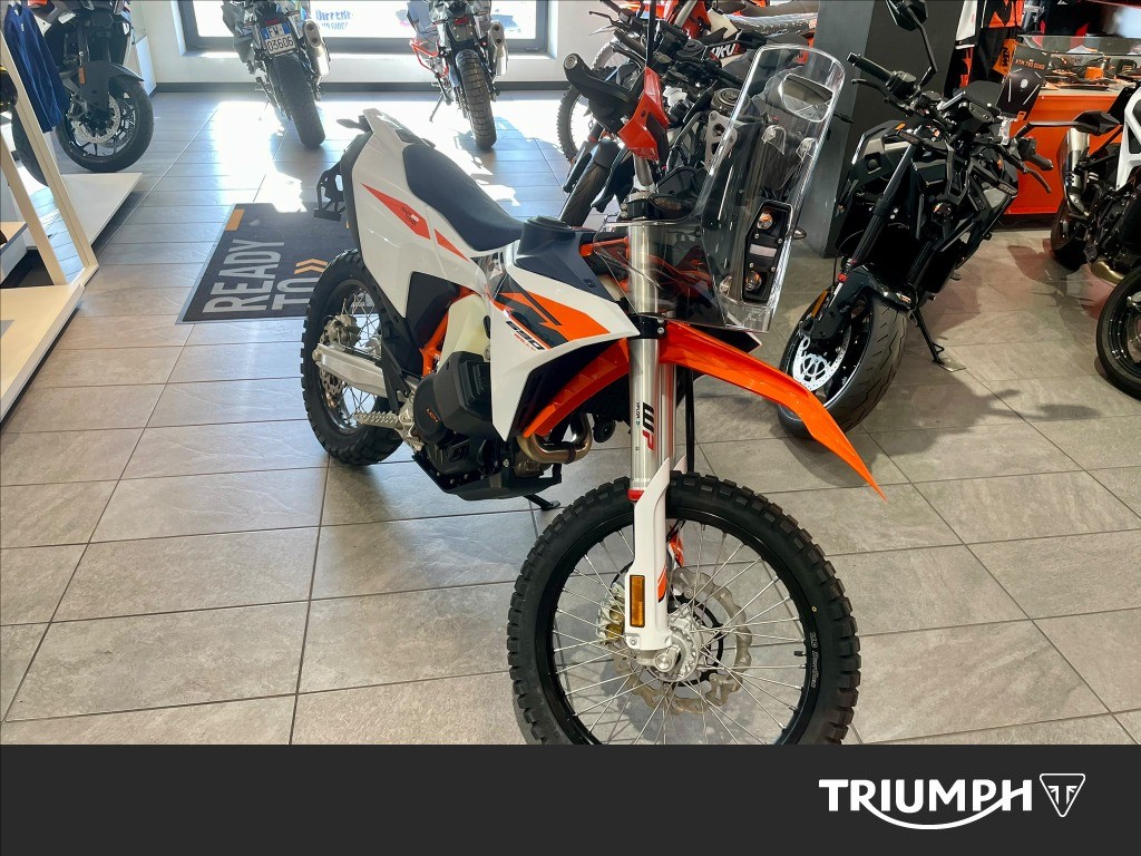 KTM 690 Rally 