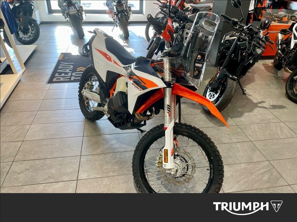 KTM 690 Rally 